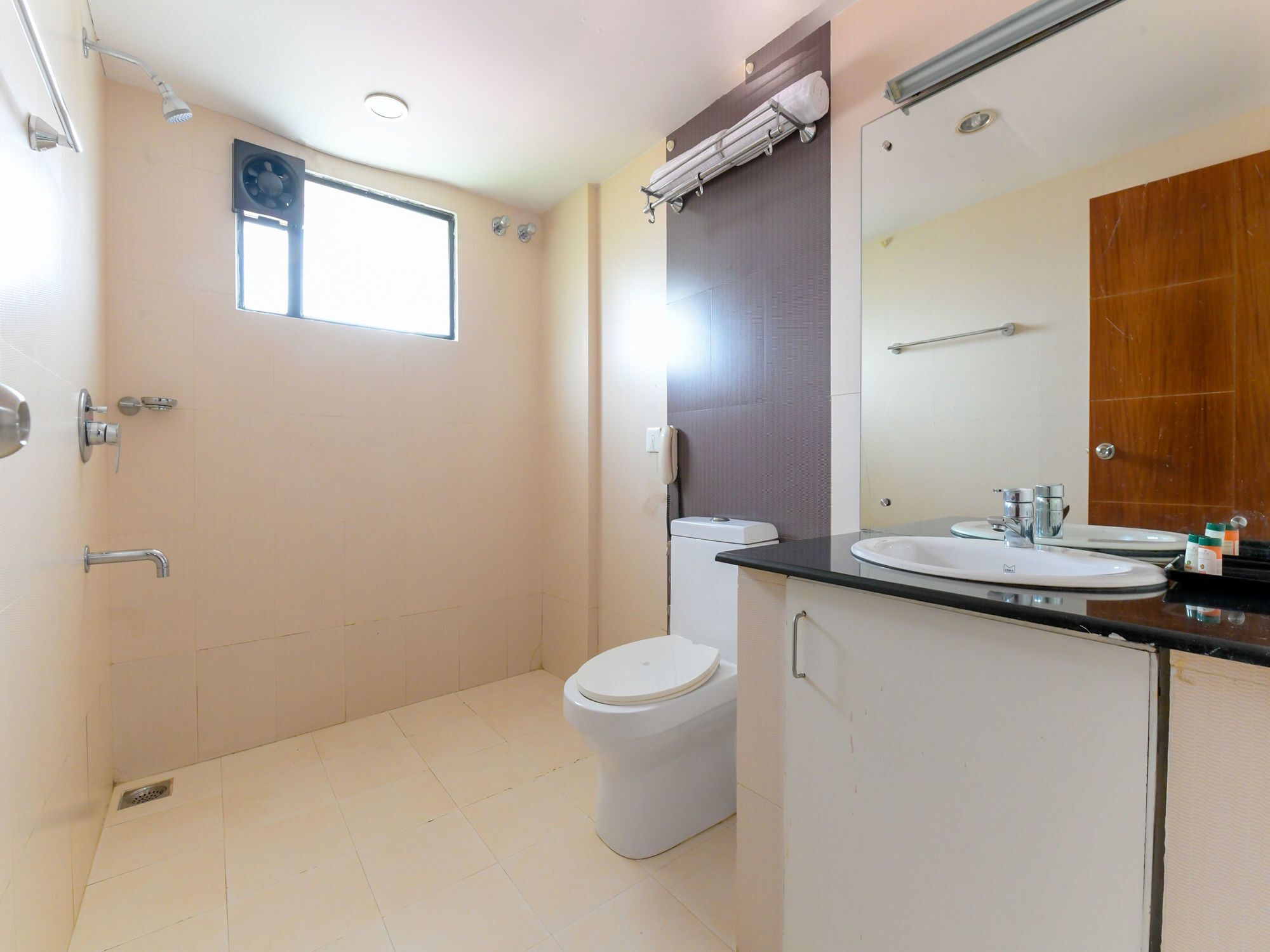 Hotel Oyo 7188 Ajantha Regency Kochi Exteriér fotografie